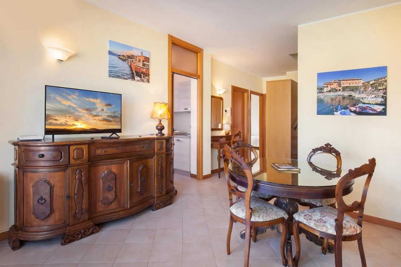 Apartment Bella Sathea Torri Del Benaco Italy