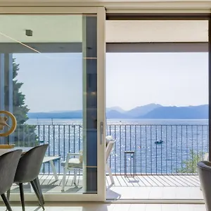 Salvatorehomes - Luxurious Dreamview Waterfront In With Pool - Casa Azura - A 5 Star Luxury Collection At Garda Apartment
